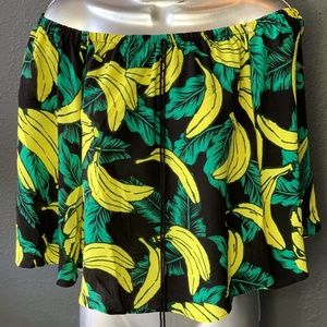 Off the shoulder tropical banana print shirt